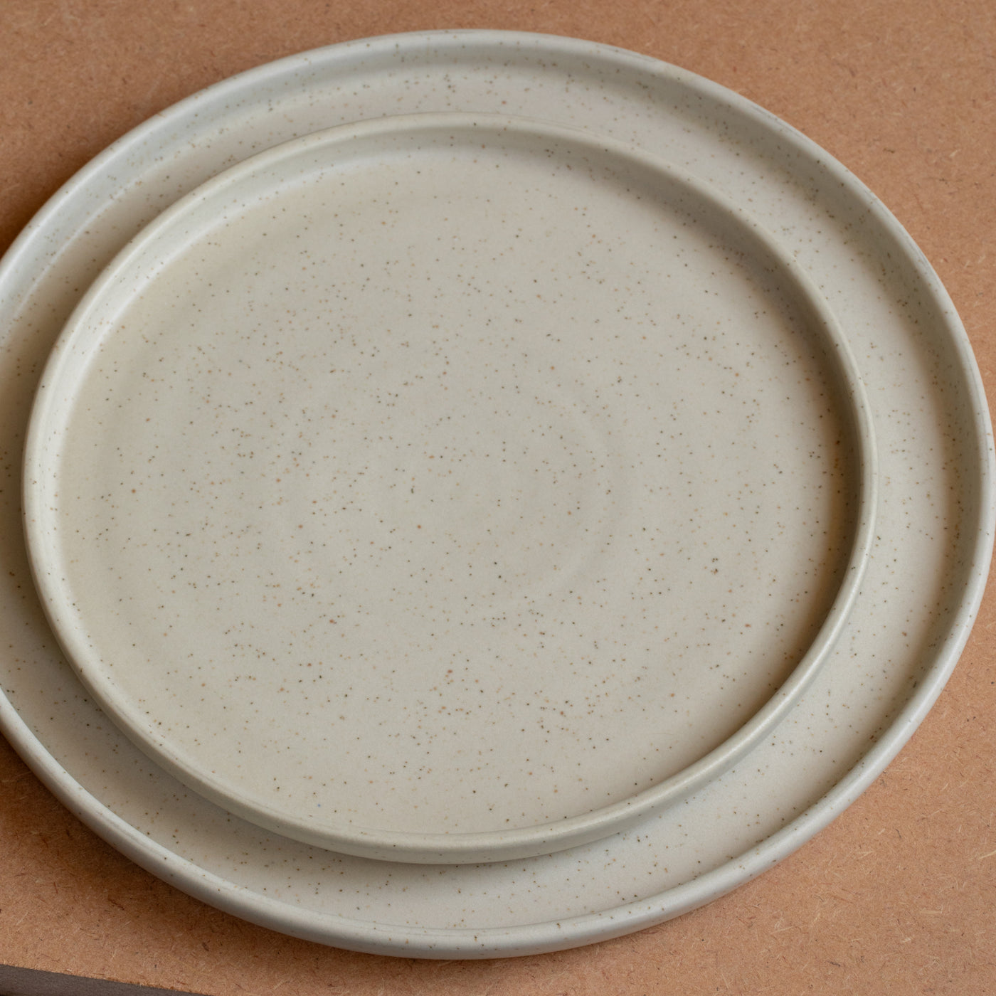 Large plate (straight edge) Speckled Beige