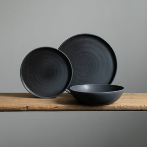 Matte Black tableware set with pasta plates and flat plates with straight edge