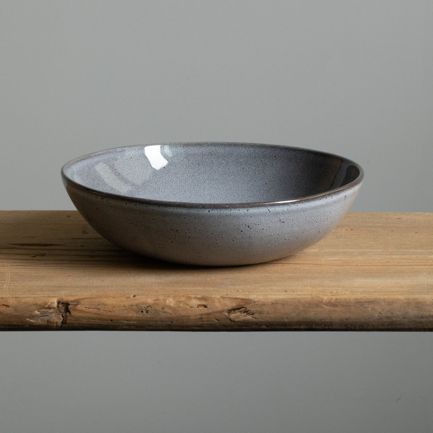 Large stoneware pasta plate with 6 cm high rim