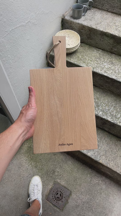 Oak serving board (light) 39 x 21.5 x 1.8 cm