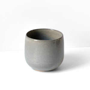 Latte Midnight Grey coffee cup made of stoneware with 280ml in detail view.
